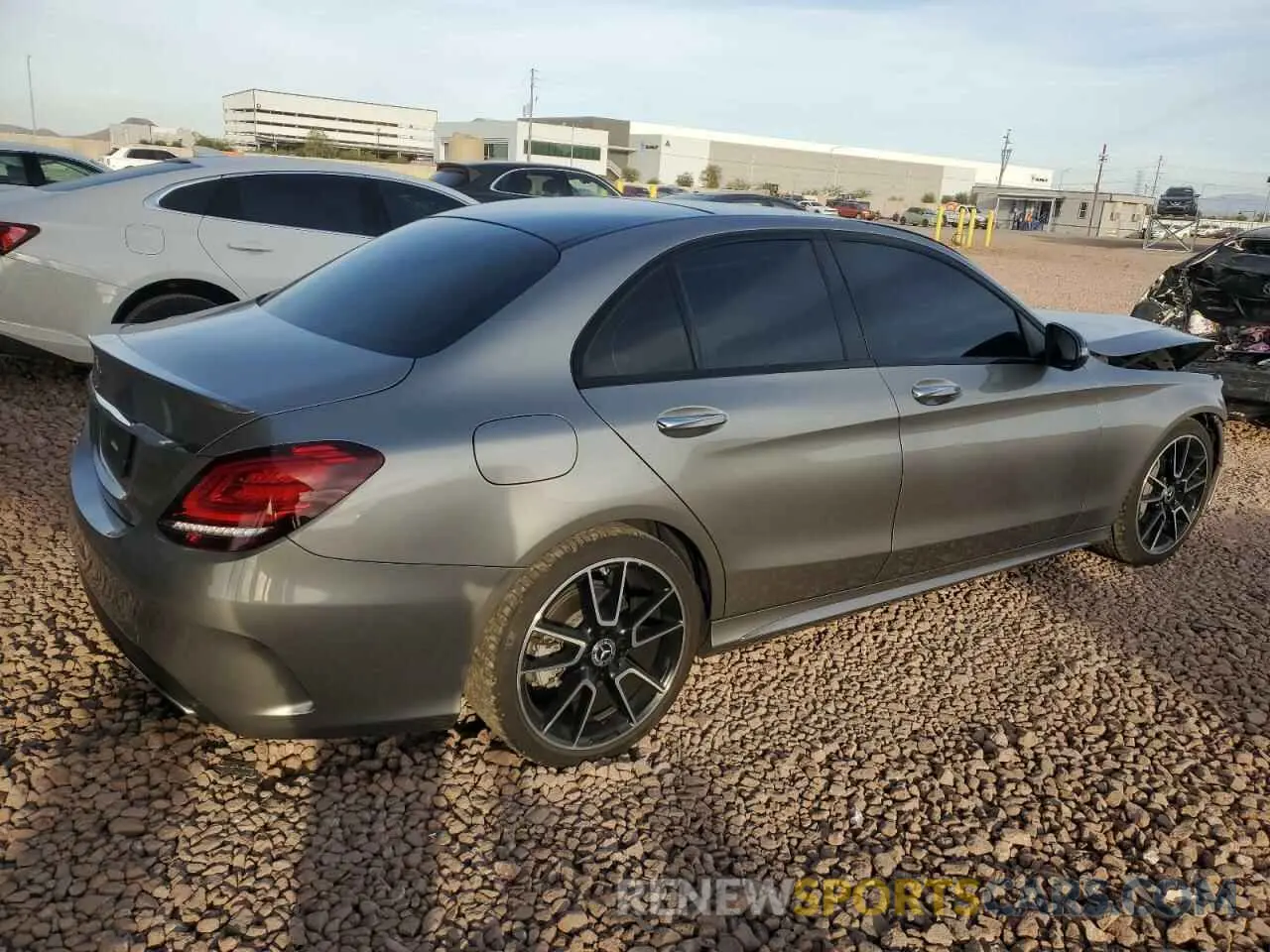 3 Фотография поврежденного автомобиля W1KWF8DB9LR601643 MERCEDES-BENZ C-CLASS 2020