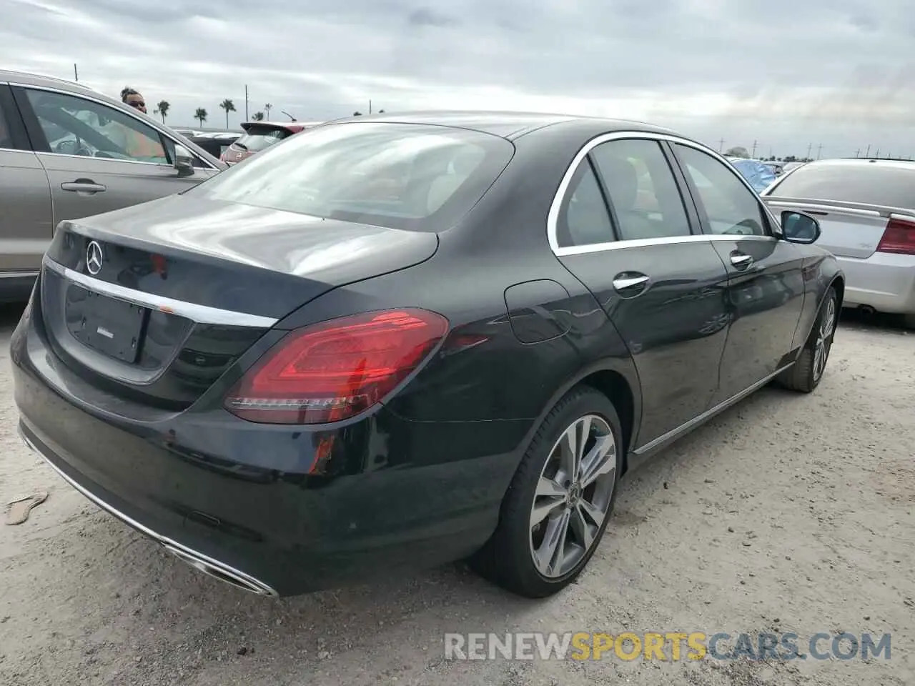 3 Фотография поврежденного автомобиля W1KWF8EB3LR570291 MERCEDES-BENZ C-CLASS 2020