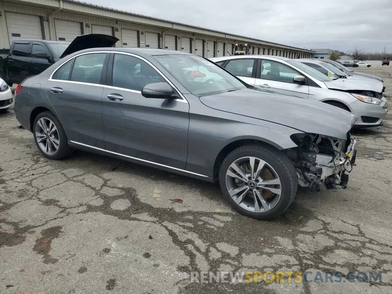 4 Фотография поврежденного автомобиля W1KWF8EB9LR602130 MERCEDES-BENZ C-CLASS 2020