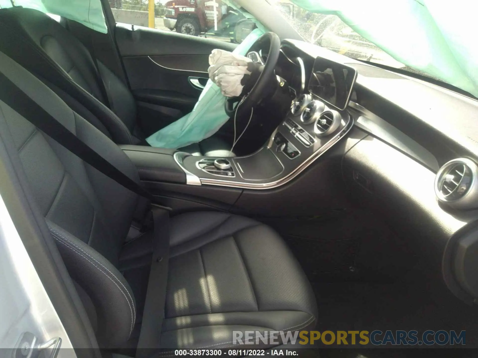 5 Photograph of a damaged car WDDWF8DB0LR556432 MERCEDES-BENZ C-CLASS 2020