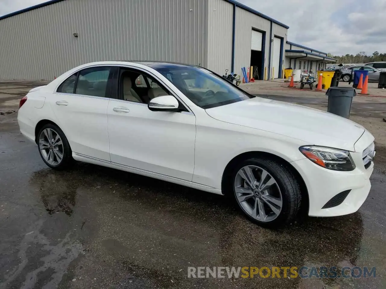 4 Photograph of a damaged car WDDWF8DB1LR526808 MERCEDES-BENZ C-CLASS 2020