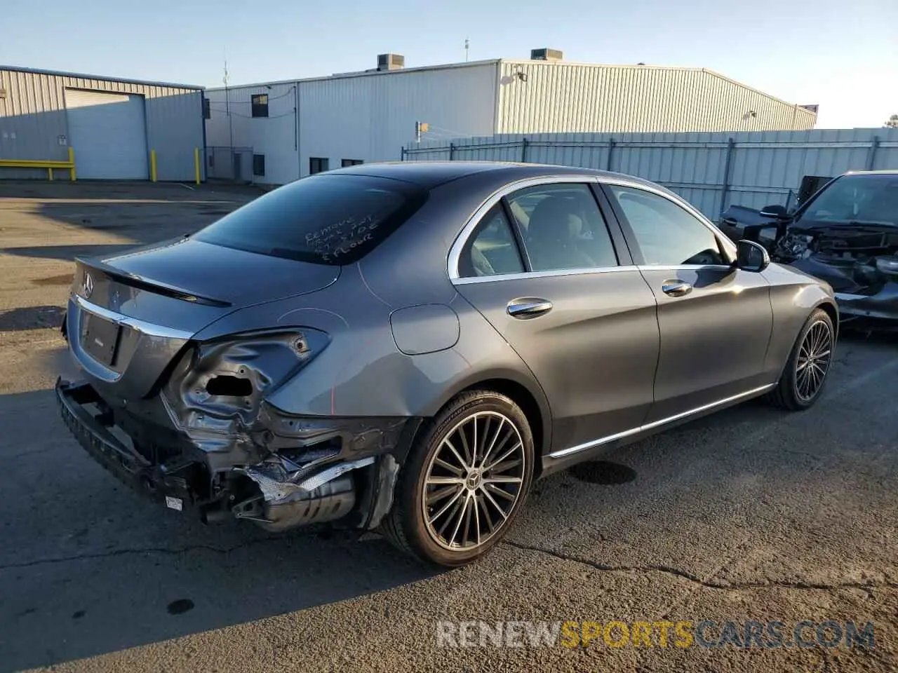 3 Фотография поврежденного автомобиля WDDWF8DBXLR527729 MERCEDES-BENZ C-CLASS 2020