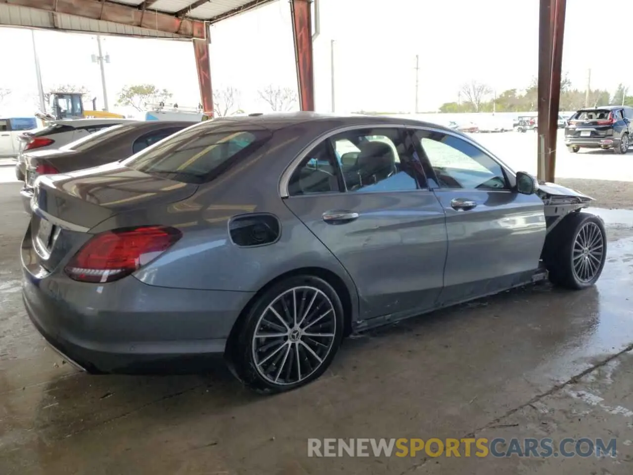 3 Фотография поврежденного автомобиля W1KWF8DB0MR652336 MERCEDES-BENZ C-CLASS 2021