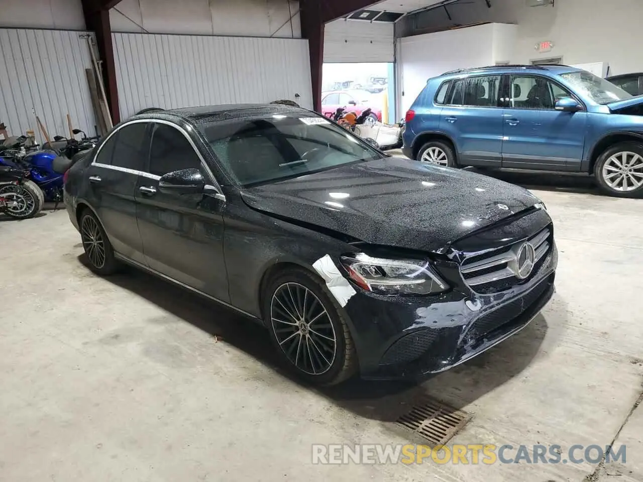 4 Photograph of a damaged car W1KWF8DB1MR638560 MERCEDES-BENZ C-CLASS 2021