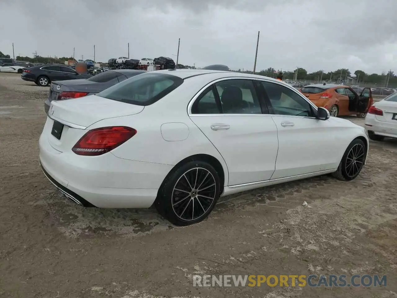 3 Фотография поврежденного автомобиля W1KWF8DB3MR651133 MERCEDES-BENZ C-CLASS 2021