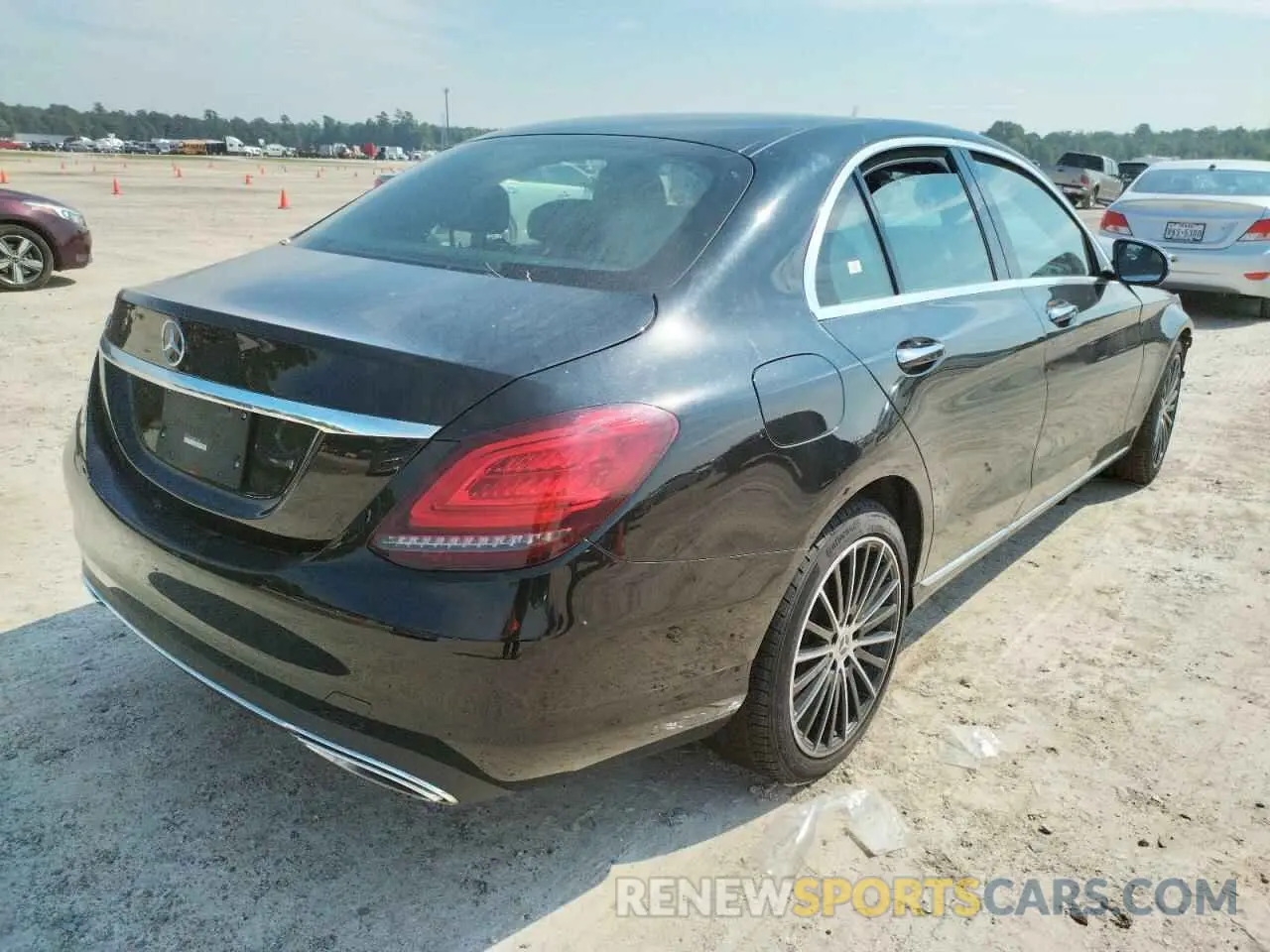 4 Photograph of a damaged car W1KWF8DB5MR638741 MERCEDES-BENZ C-CLASS 2021