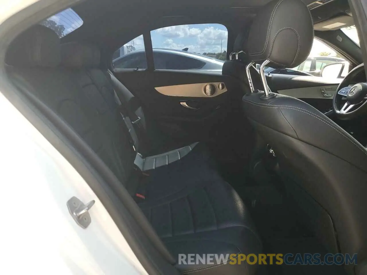 10 Фотография поврежденного автомобиля W1KWF8DB9MR648379 MERCEDES-BENZ C-CLASS 2021