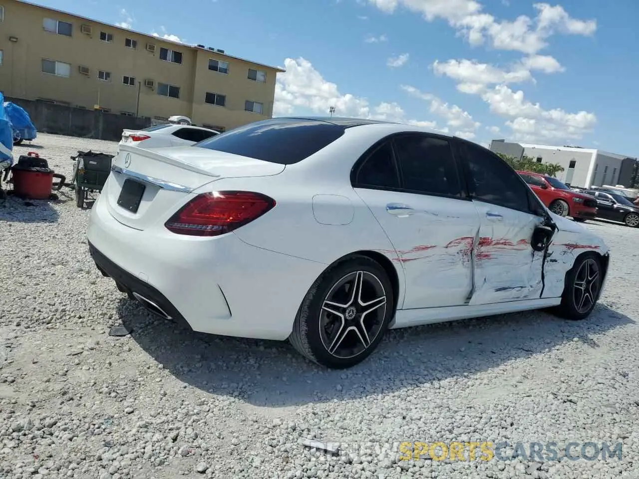 3 Фотография поврежденного автомобиля W1KWF8DBXMR610630 MERCEDES-BENZ C-CLASS 2021