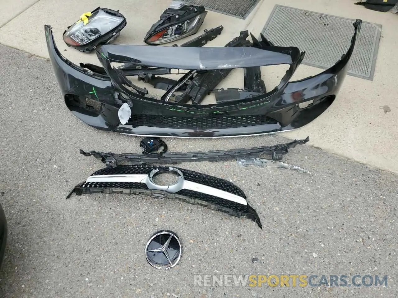 12 Photograph of a damaged car W1KWF8EB3MR643449 MERCEDES-BENZ C-CLASS 2021