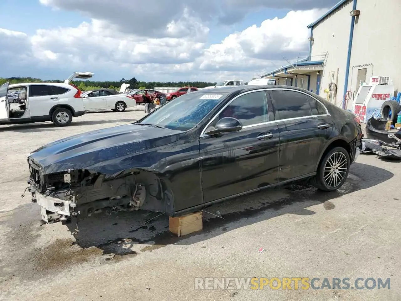 1 Photograph of a damaged car W1KAF4GB2NR050618 MERCEDES-BENZ C-CLASS 2022