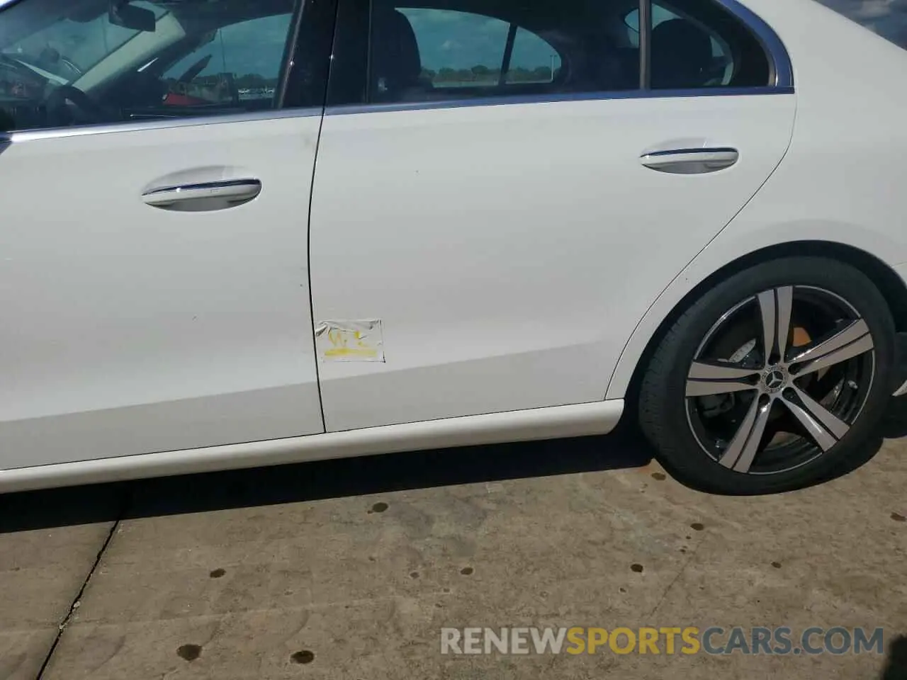 12 Photograph of a damaged car W1KAF4GB5NR008637 MERCEDES-BENZ C-CLASS 2022