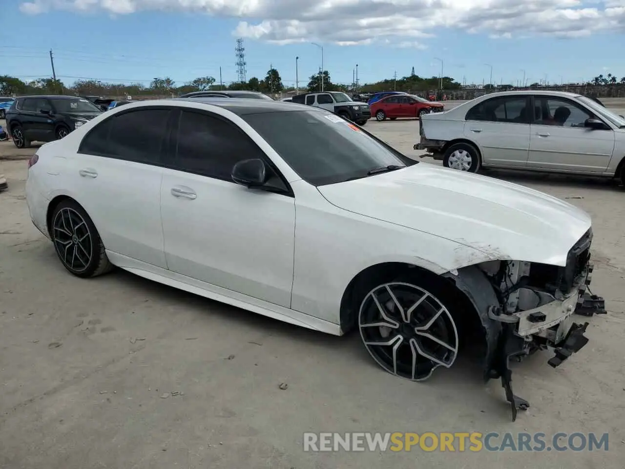 4 Фотография поврежденного автомобиля W1KAF4GB9NR043911 MERCEDES-BENZ C-CLASS 2022