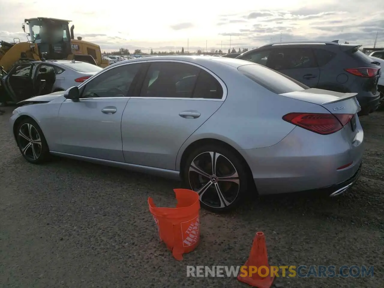 2 Фотография поврежденного автомобиля W1KAF4GB0PR094457 MERCEDES-BENZ C-CLASS 2023