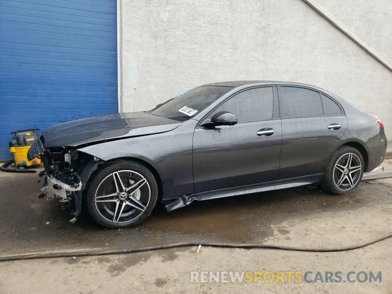 1 Фотография поврежденного автомобиля W1KAF4HB4PR108908 MERCEDES-BENZ C-CLASS 2023