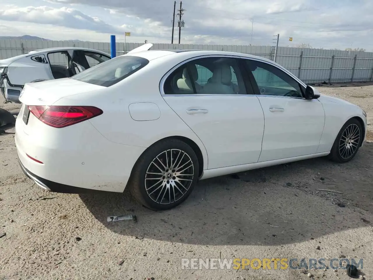 3 Фотография поврежденного автомобиля W1KAF4HB6PR142266 MERCEDES-BENZ C-CLASS 2023