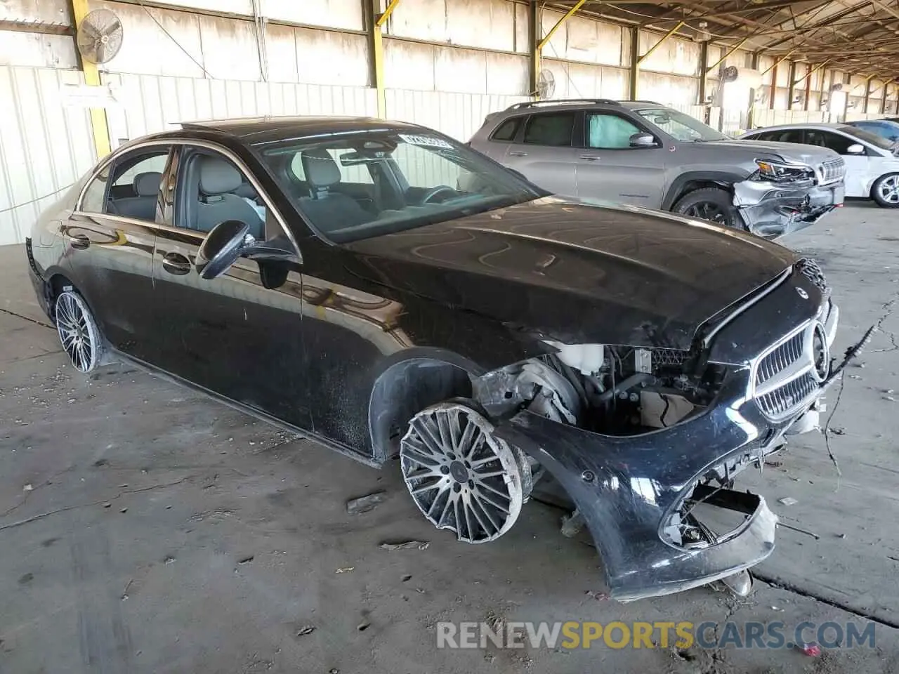 4 Фотография поврежденного автомобиля W1KAF4GB3RR189355 MERCEDES-BENZ C-CLASS 2024