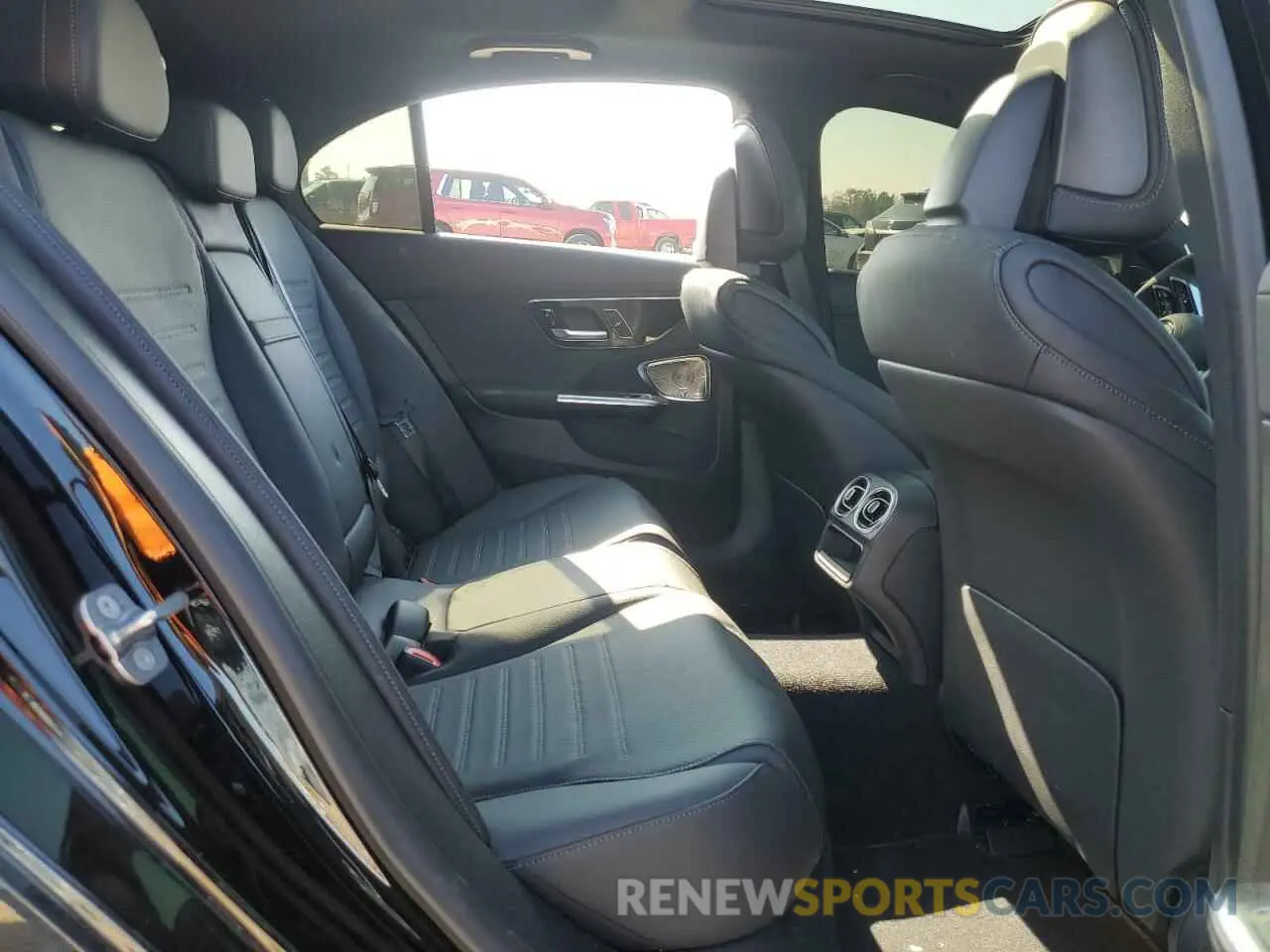 10 Фотография поврежденного автомобиля W1KAF4GB3RR228204 MERCEDES-BENZ C-CLASS 2024