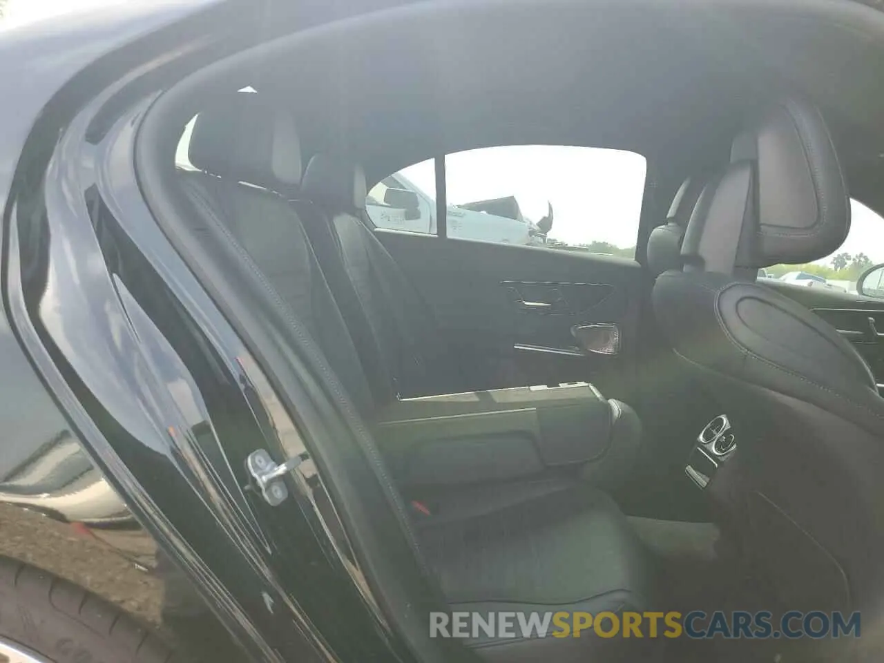 10 Photograph of a damaged car W1KAF4GB6RR202180 MERCEDES-BENZ C-CLASS 2024