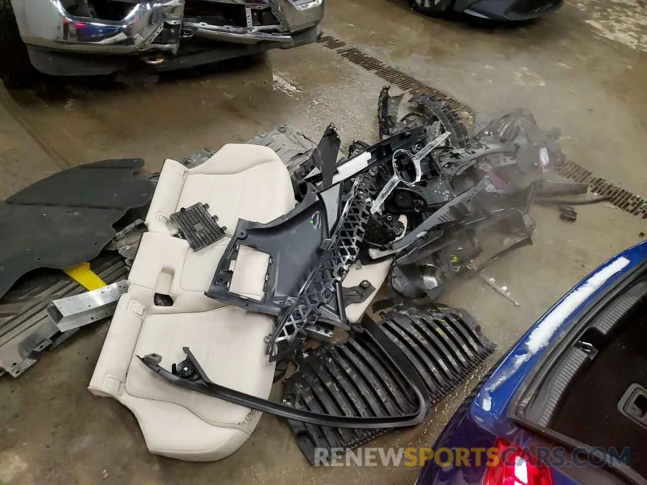12 Photograph of a damaged car W1KAF4HBXRR158103 MERCEDES-BENZ C-CLASS 2024