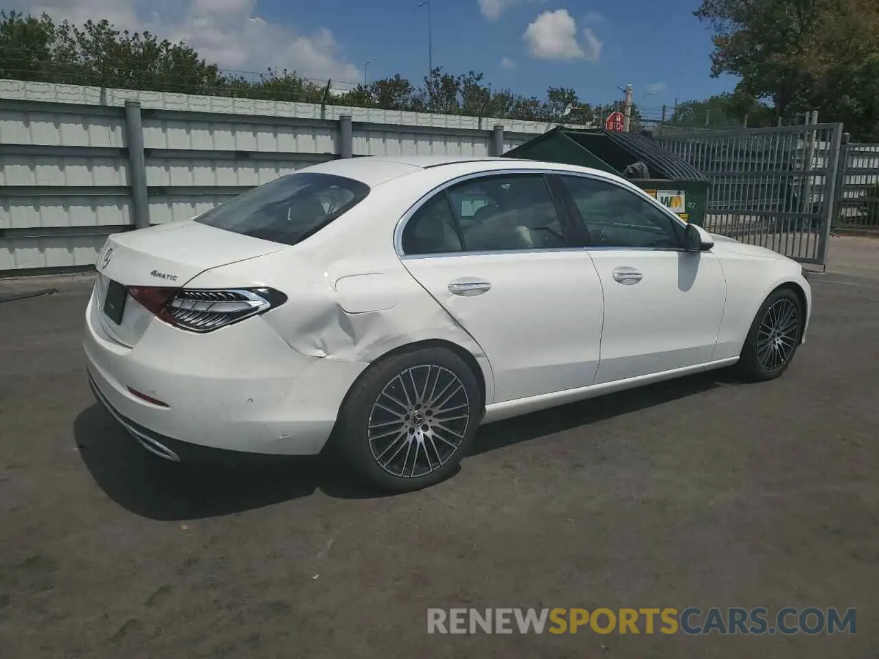 3 Photograph of a damaged car W1KAF4HBXRR224584 MERCEDES-BENZ C-CLASS 2024