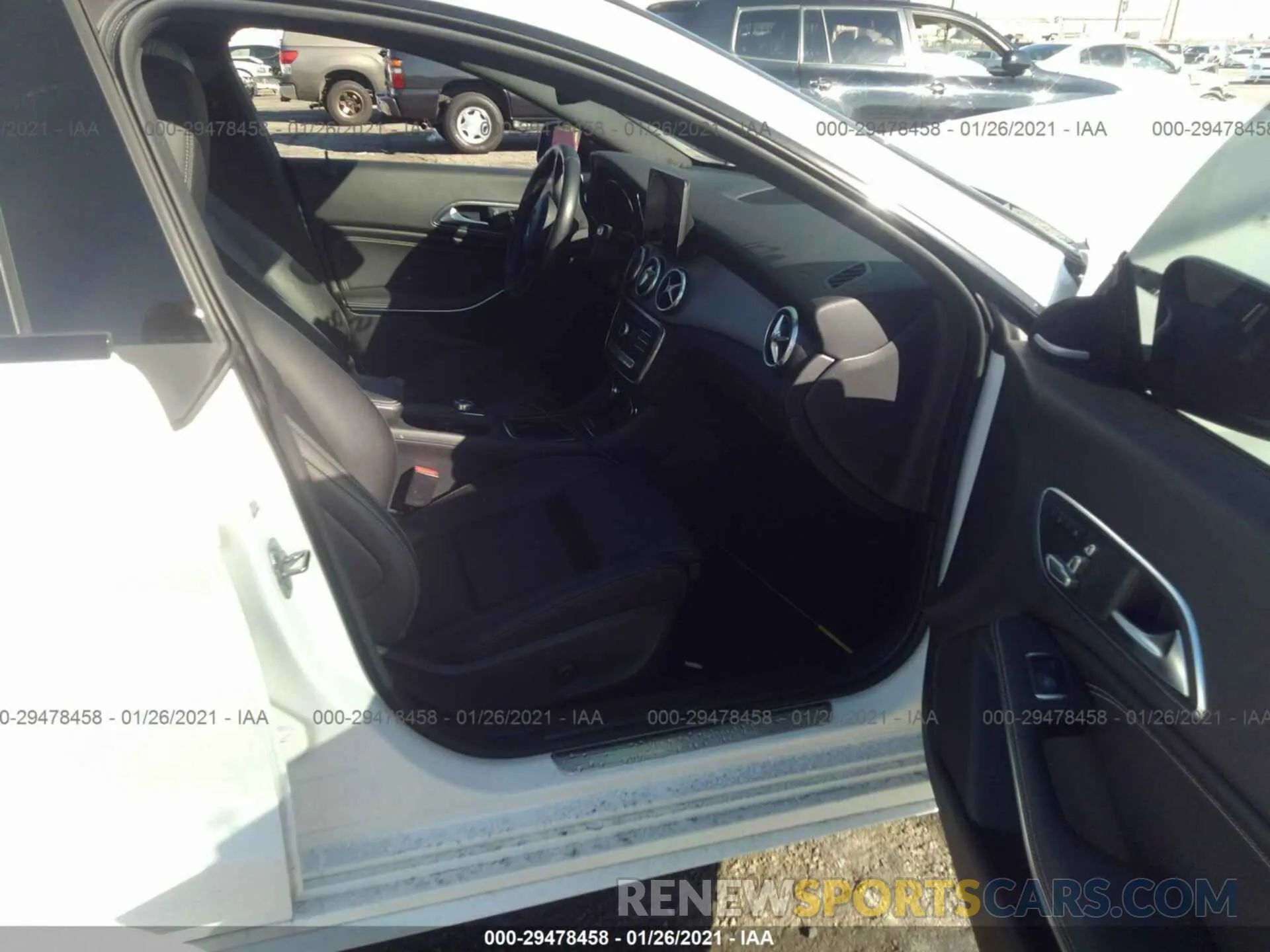 5 Photograph of a damaged car WDDSJ4EB2KN740328 MERCEDES-BENZ CLA 2019