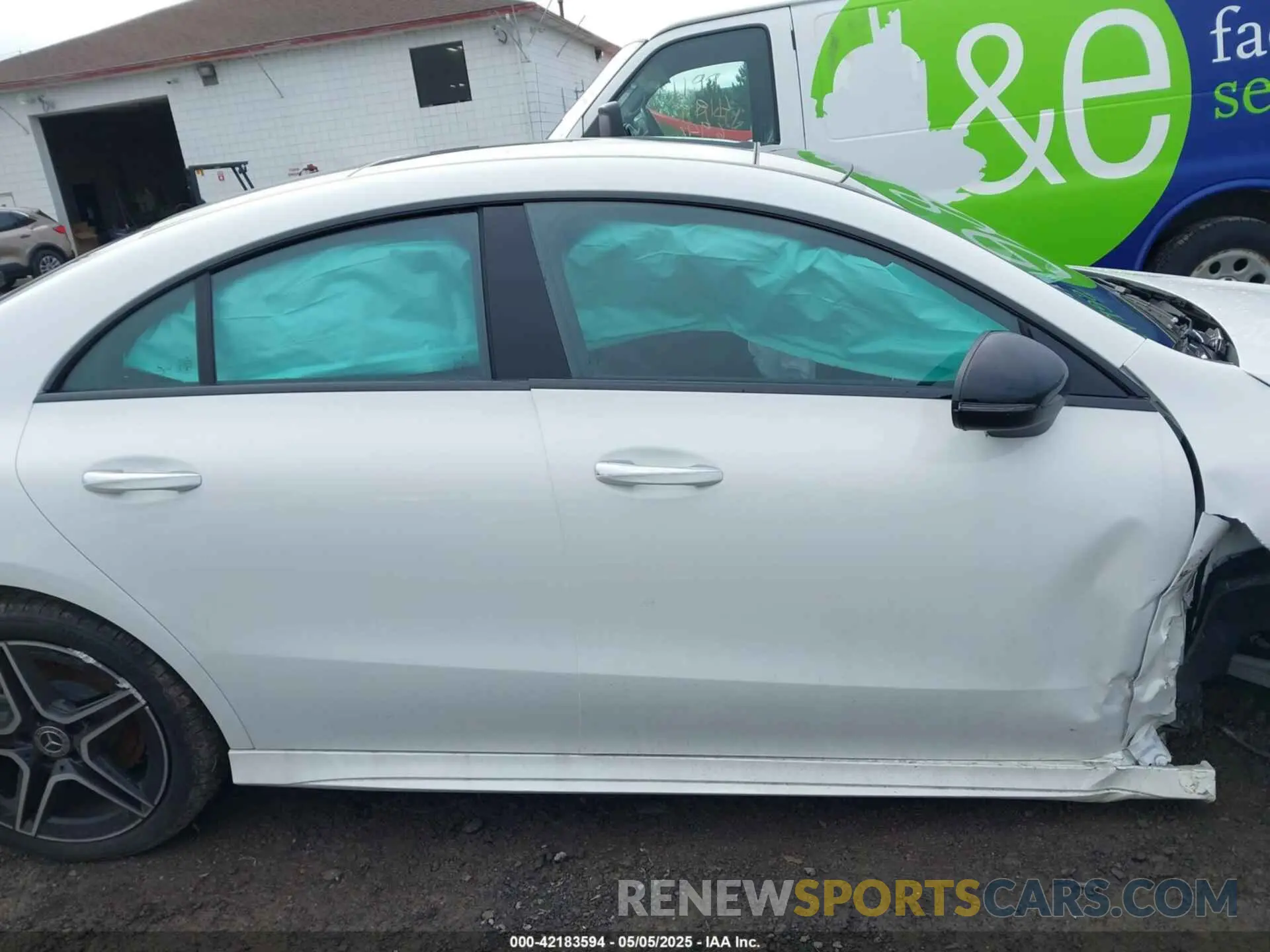 12 Photograph of a damaged car W1K5J4HB6RN450550 MERCEDES-BENZ CLA 2024