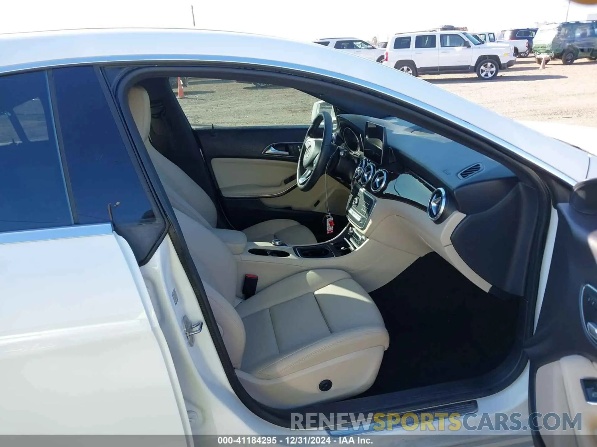 5 Photograph of a damaged car WDDSJ4EB3KN770180 MERCEDES-BENZ CLA 250 2019