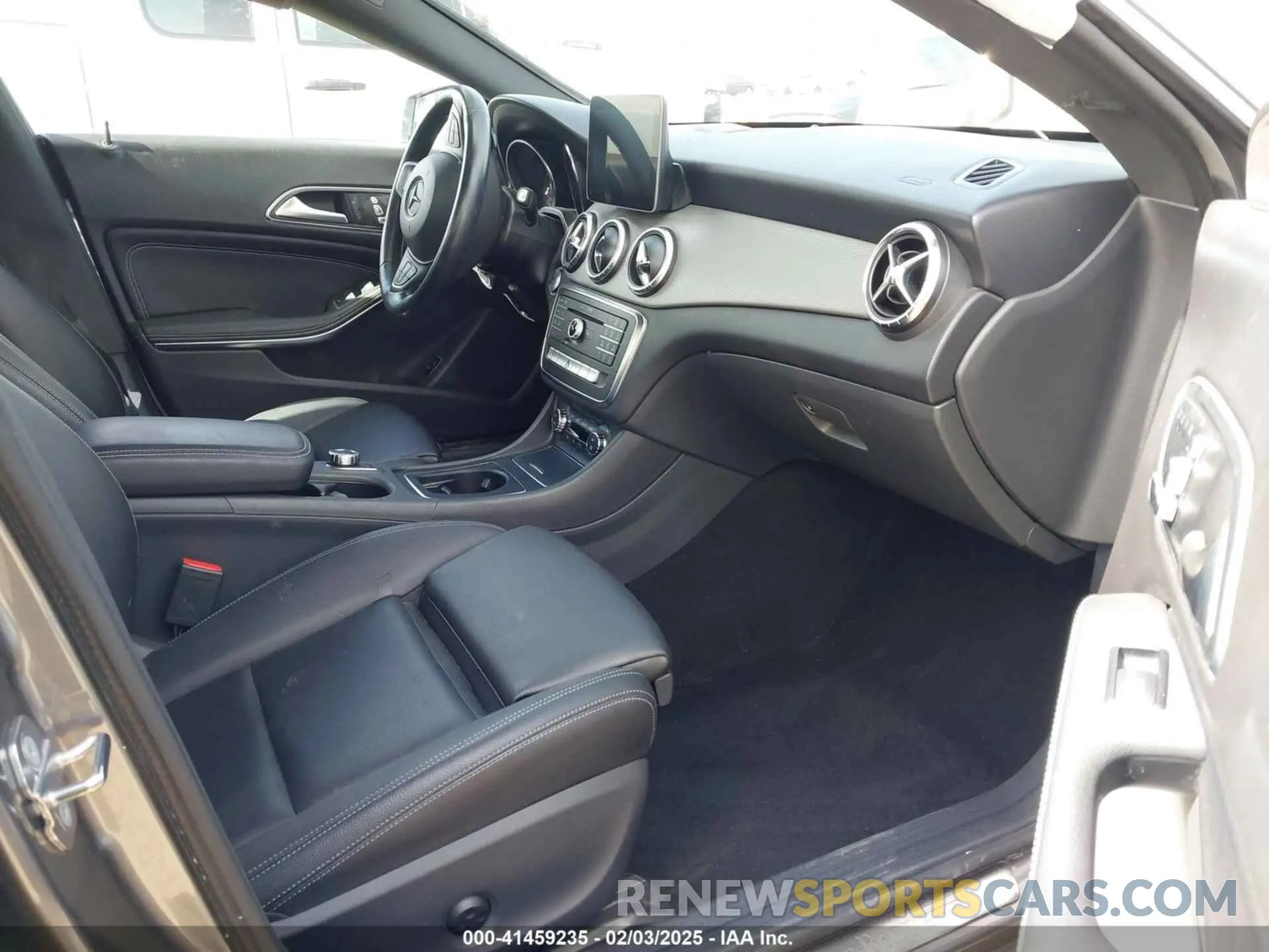 5 Photograph of a damaged car WDDSJ4EB4KN723174 MERCEDES-BENZ CLA 250 2019