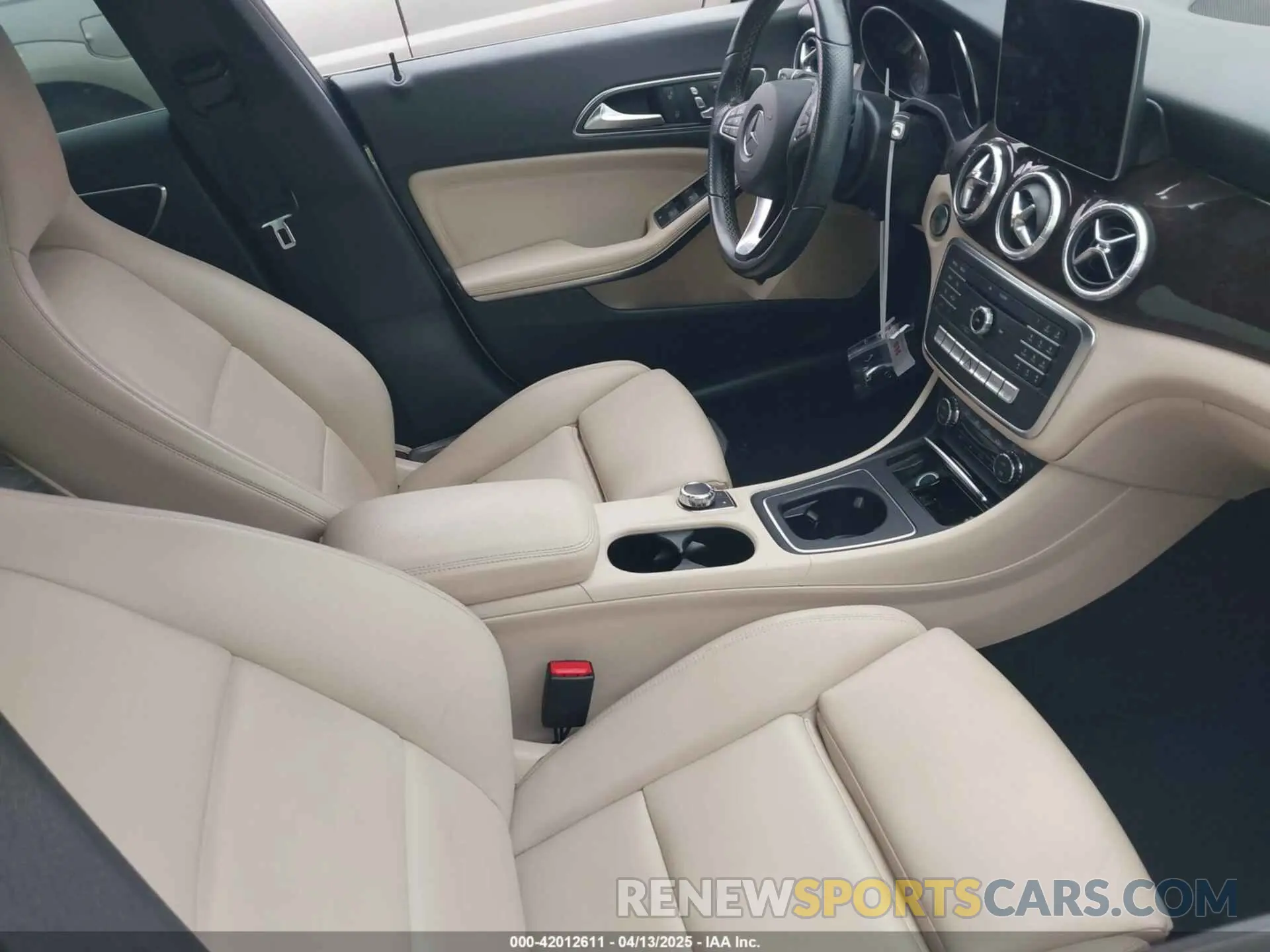 5 Photograph of a damaged car WDDSJ4EB5KN741618 MERCEDES-BENZ CLA 250 2019