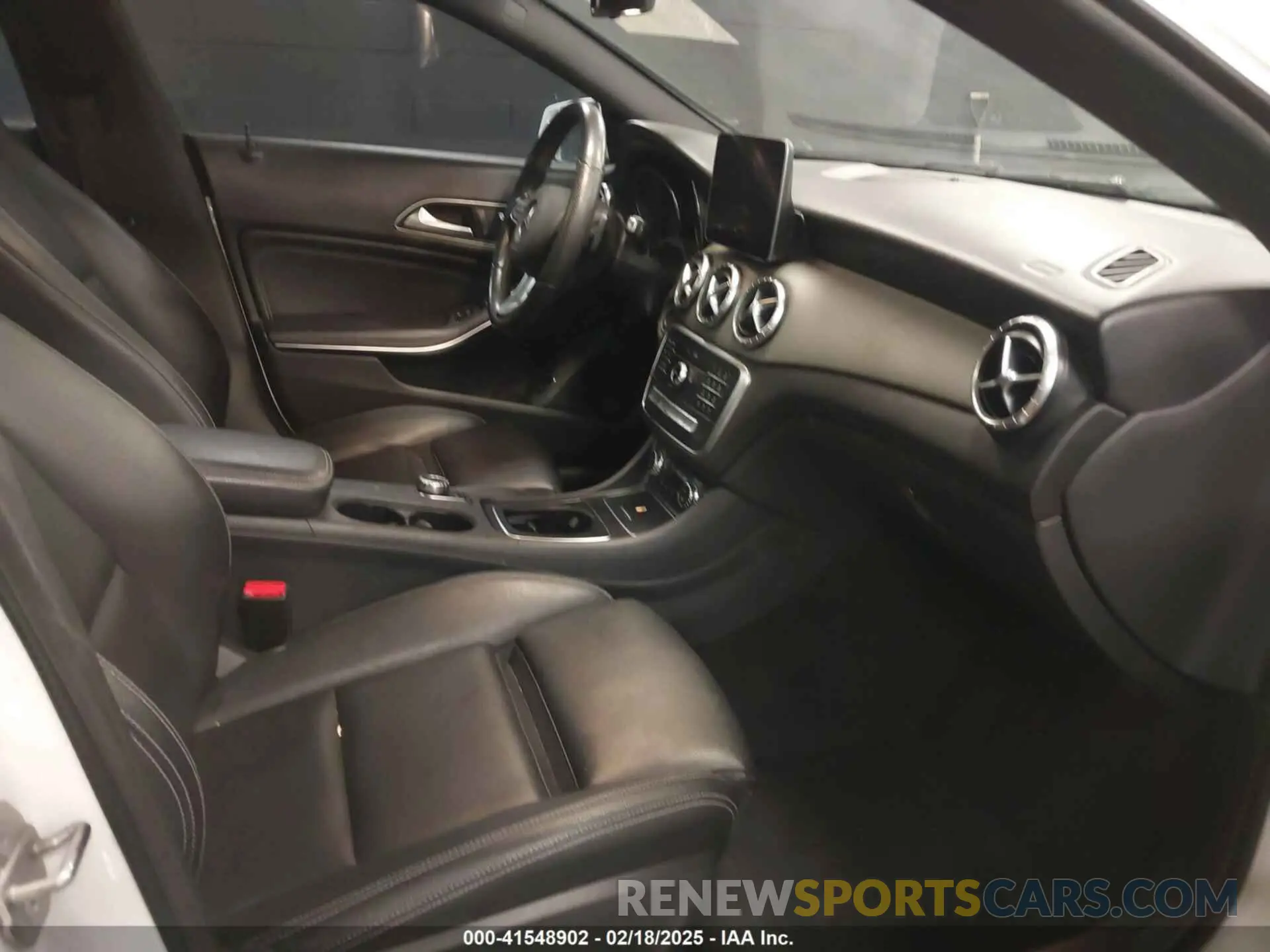 5 Photograph of a damaged car WDDSJ4GB8KN765229 MERCEDES-BENZ CLA 250 2019