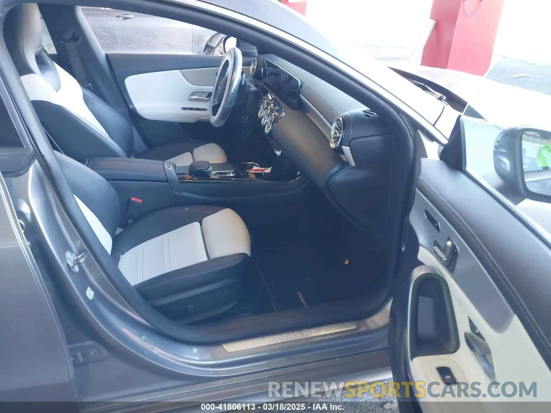 5 Photograph of a damaged car W1K5J4HB2LN100629 MERCEDES-BENZ CLA 250 2020