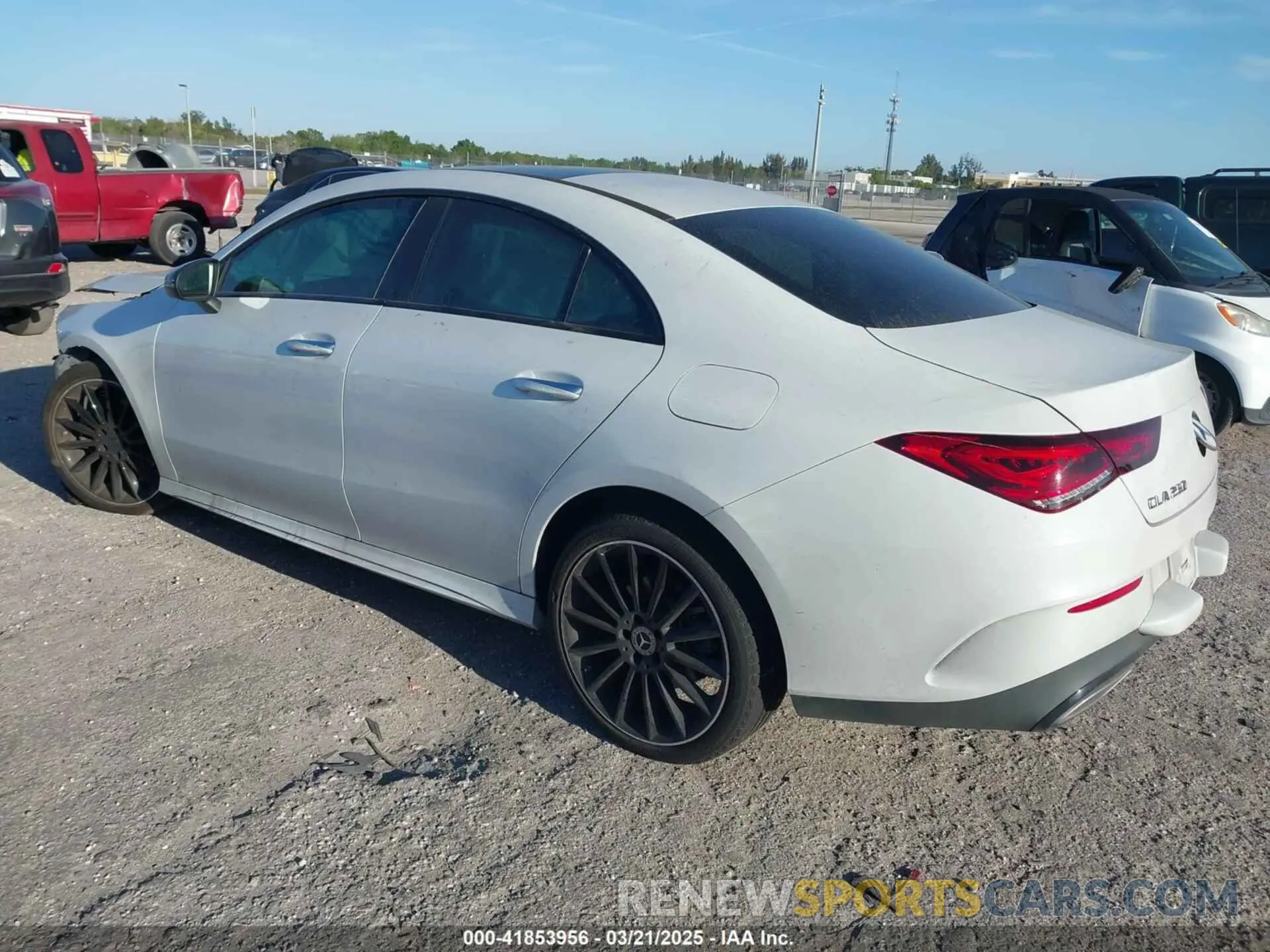 3 Фотография поврежденного автомобиля W1K5J4GB1NN313768 MERCEDES-BENZ CLA 250 COUPE 2022