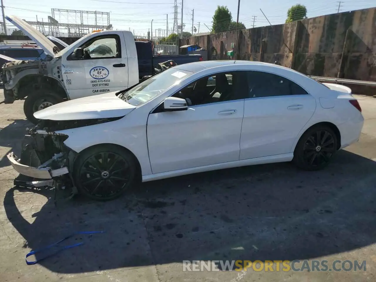 1 Фотография поврежденного автомобиля WDDSJ4EB0KN719977 MERCEDES-BENZ CLA-CLASS 2019