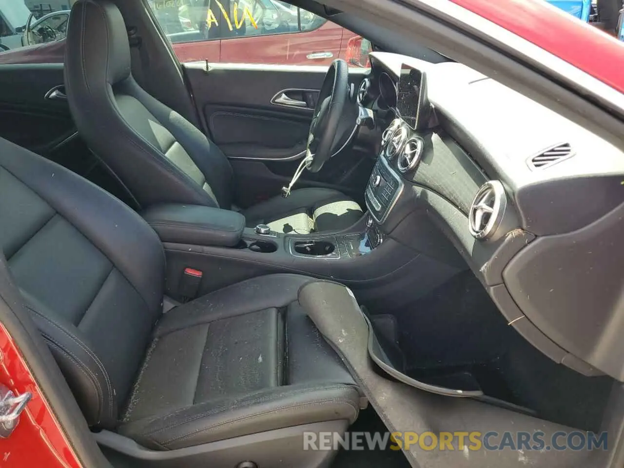 5 Photograph of a damaged car WDDSJ4EB4KN711610 MERCEDES-BENZ CLA-CLASS 2019