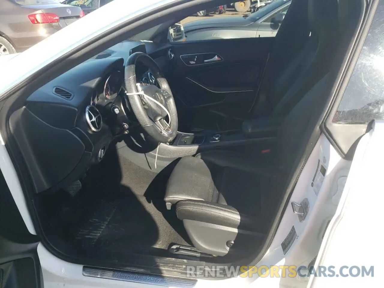 7 Фотография поврежденного автомобиля WDDSJ4EB4KN739021 MERCEDES-BENZ CLA-CLASS 2019