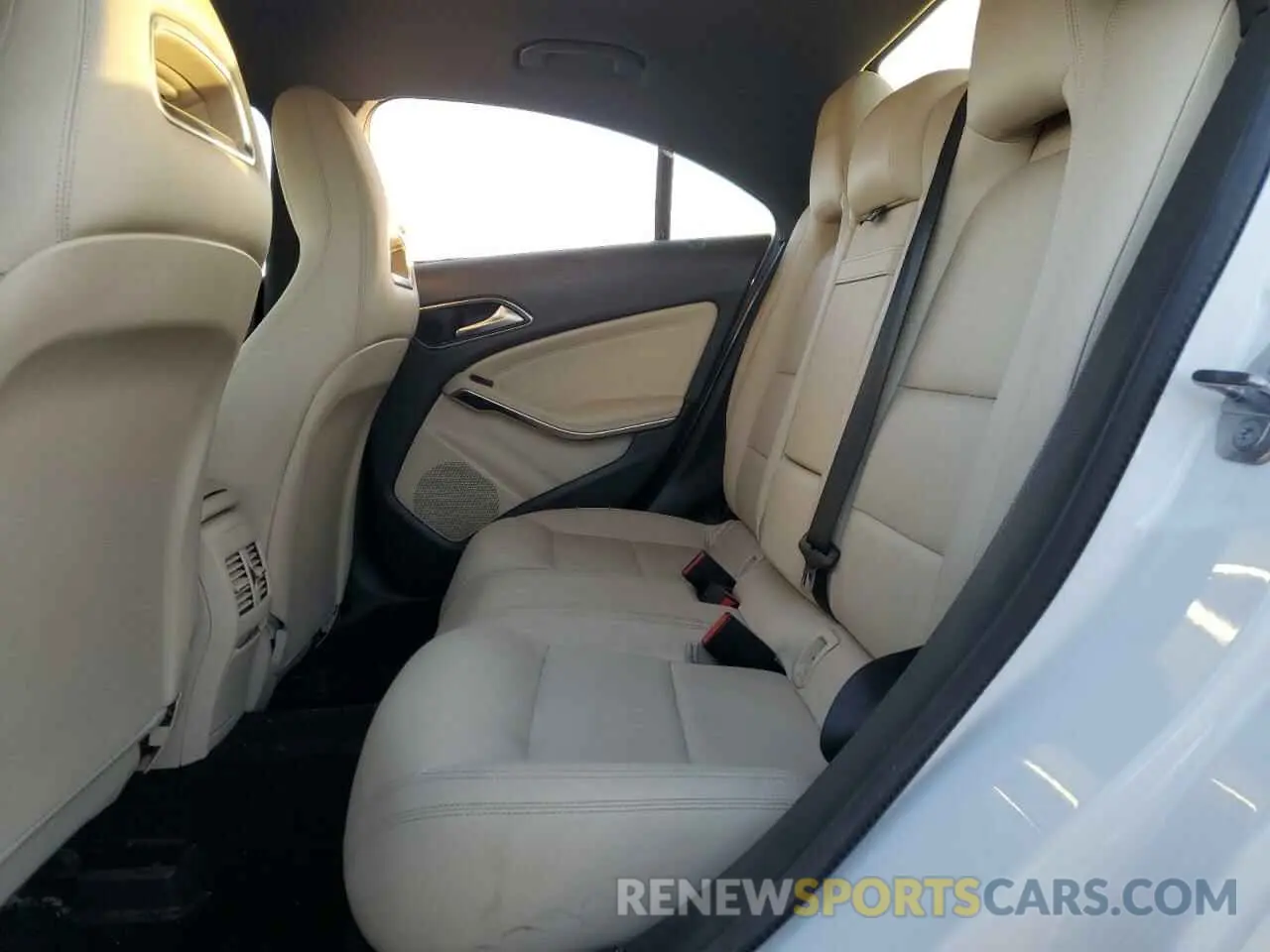 10 Фотография поврежденного автомобиля WDDSJ4EB4KN750147 MERCEDES-BENZ CLA-CLASS 2019
