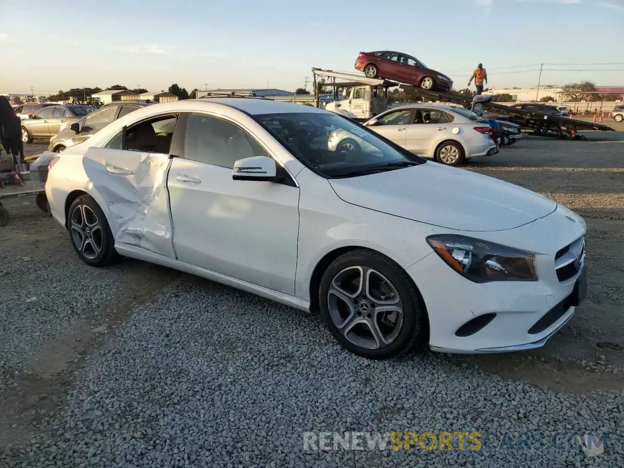 4 Фотография поврежденного автомобиля WDDSJ4EB4KN750147 MERCEDES-BENZ CLA-CLASS 2019