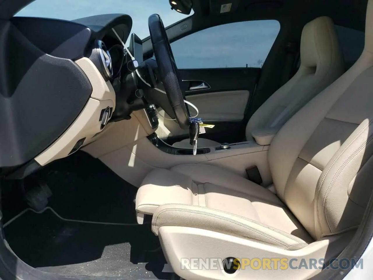 7 Фотография поврежденного автомобиля WDDSJ4EB6KN721166 MERCEDES-BENZ CLA-CLASS 2019