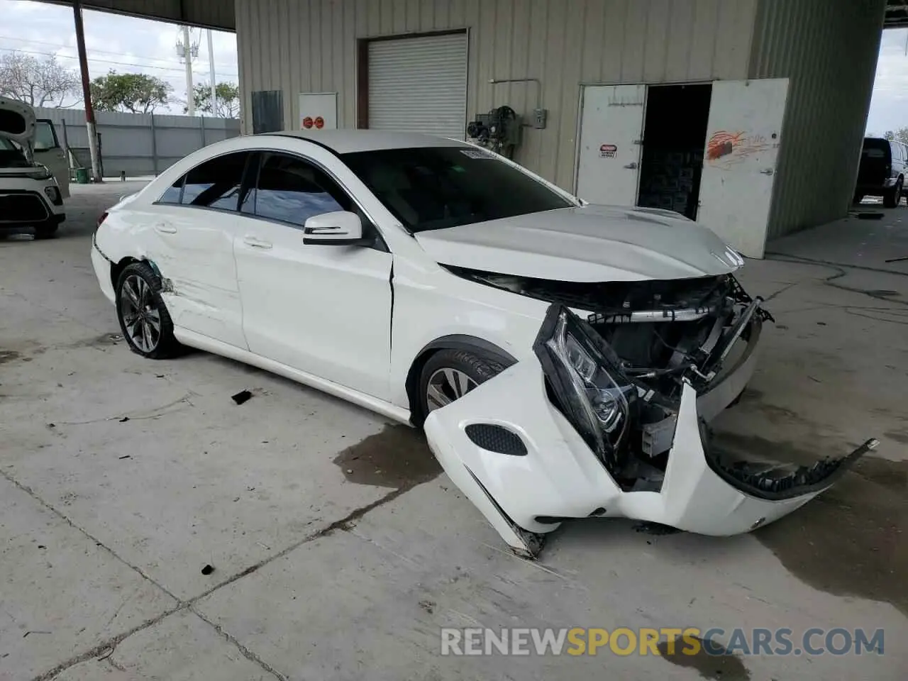 4 Фотография поврежденного автомобиля WDDSJ4EB9KN752458 MERCEDES-BENZ CLA-CLASS 2019