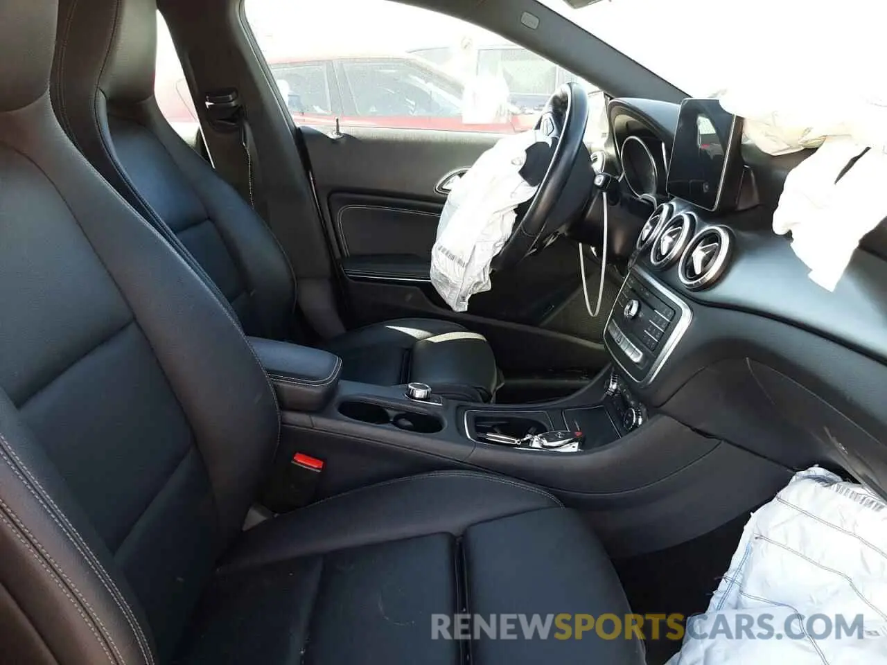 5 Photograph of a damaged car WDDSJ4GB2KN724000 MERCEDES-BENZ CLA-CLASS 2019