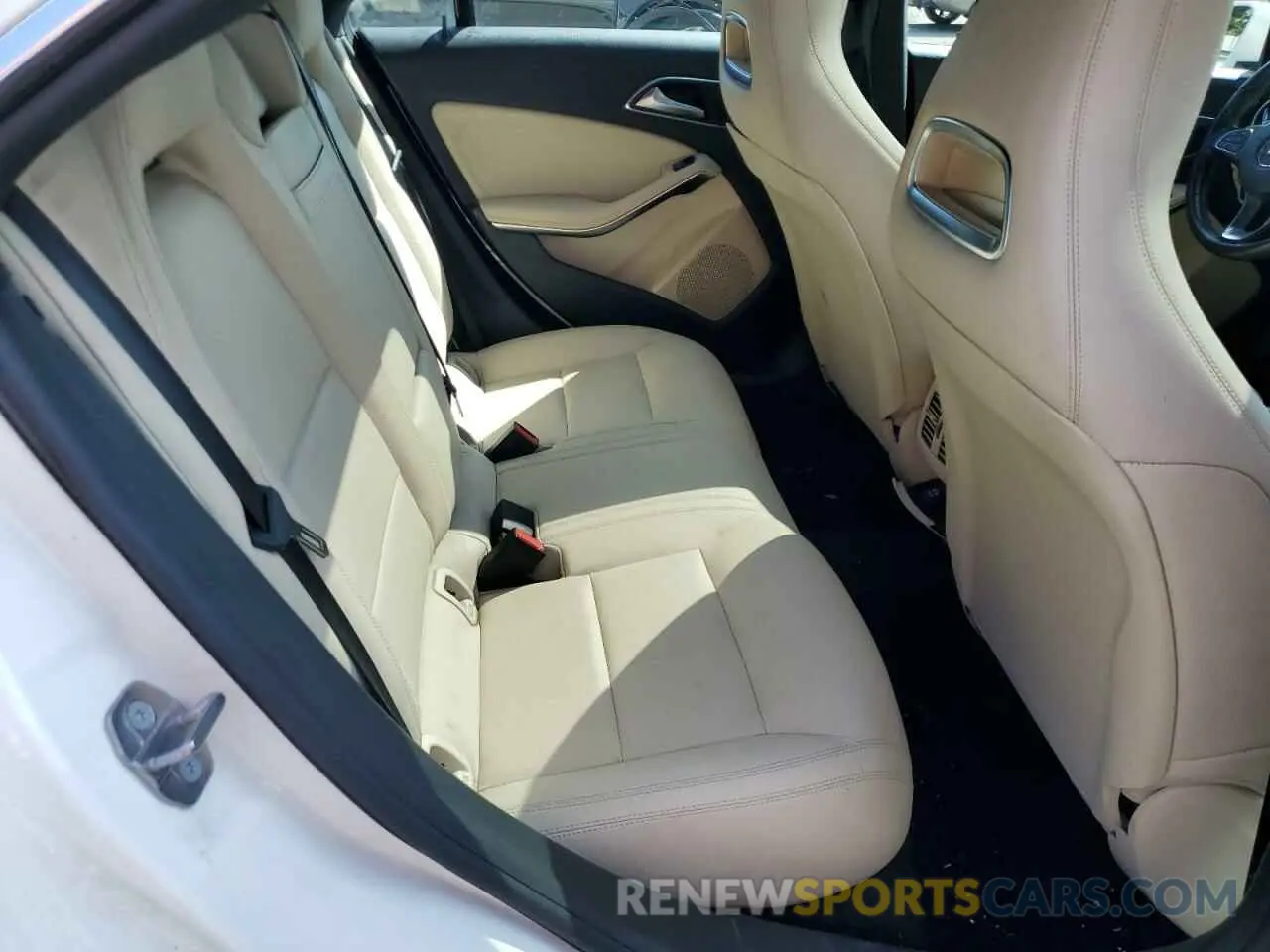 10 Photograph of a damaged car WDDSJ4GB7KN723523 MERCEDES-BENZ CLA-CLASS 2019