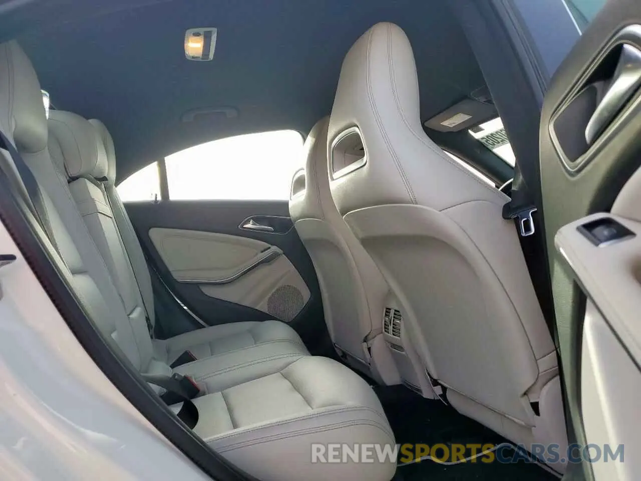 10 Photograph of a damaged car WDDSJ4GB8KN725250 MERCEDES-BENZ CLA-CLASS 2019