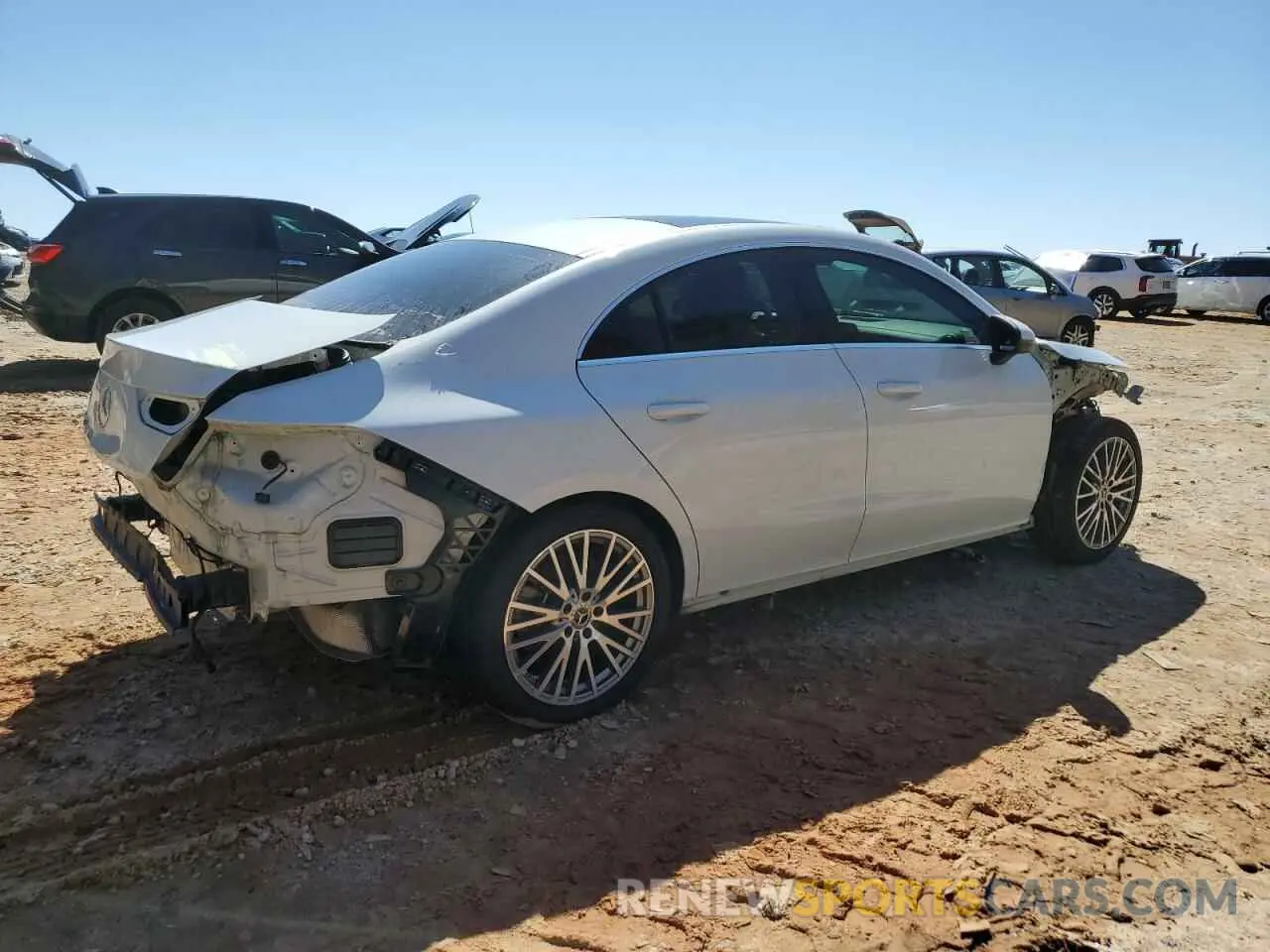 3 Фотография поврежденного автомобиля W1K5J4GB4LN083558 MERCEDES-BENZ CLA-CLASS 2020