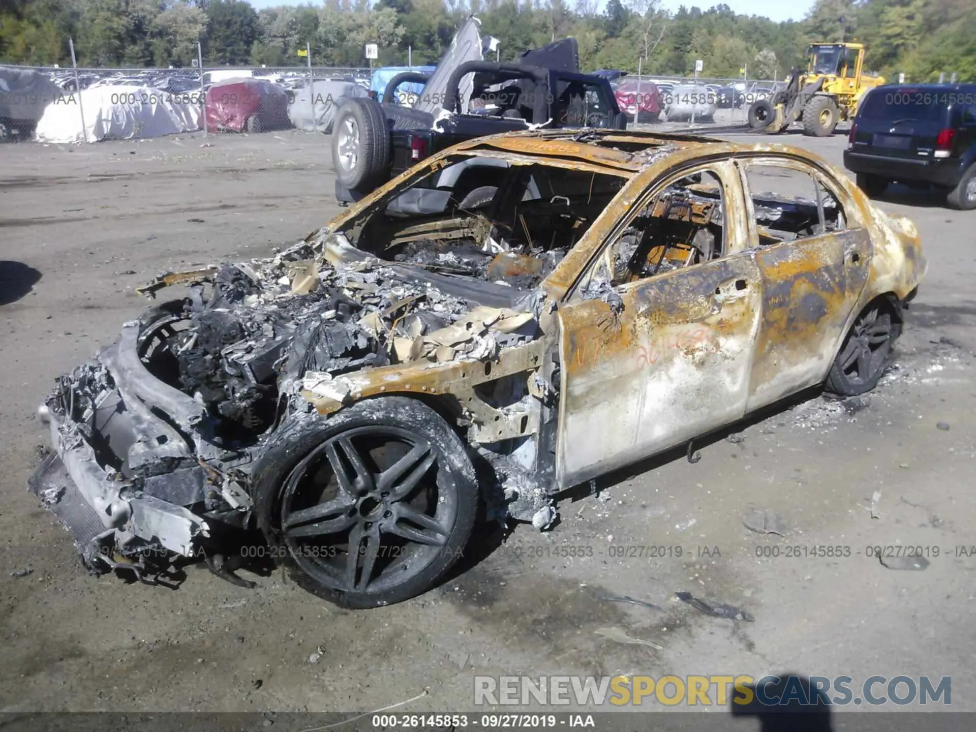 2 Photograph of a damaged car WDDZF4KB0KA612858 MERCEDES-BENZ E 2019
