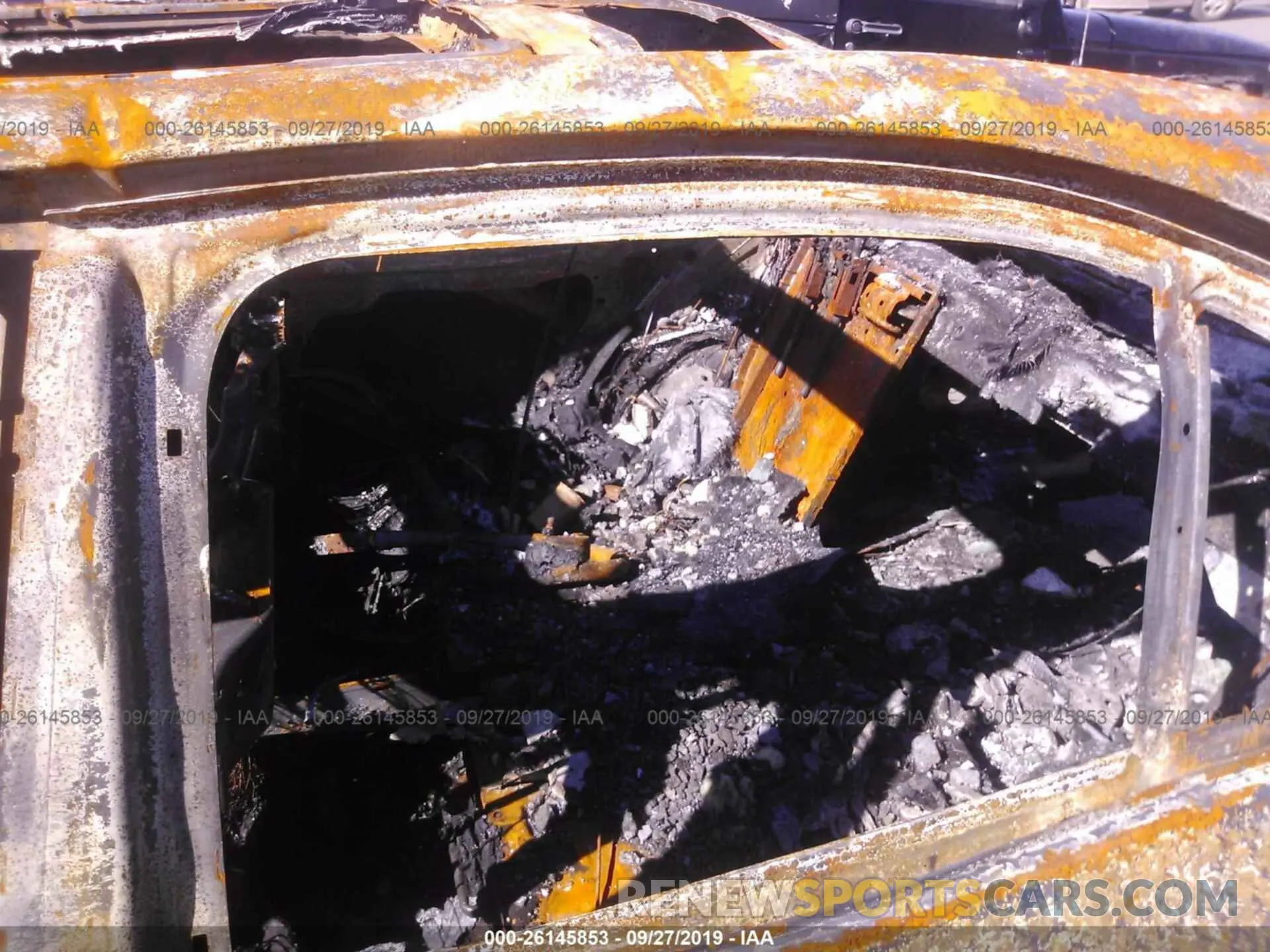 8 Photograph of a damaged car WDDZF4KB0KA612858 MERCEDES-BENZ E 2019
