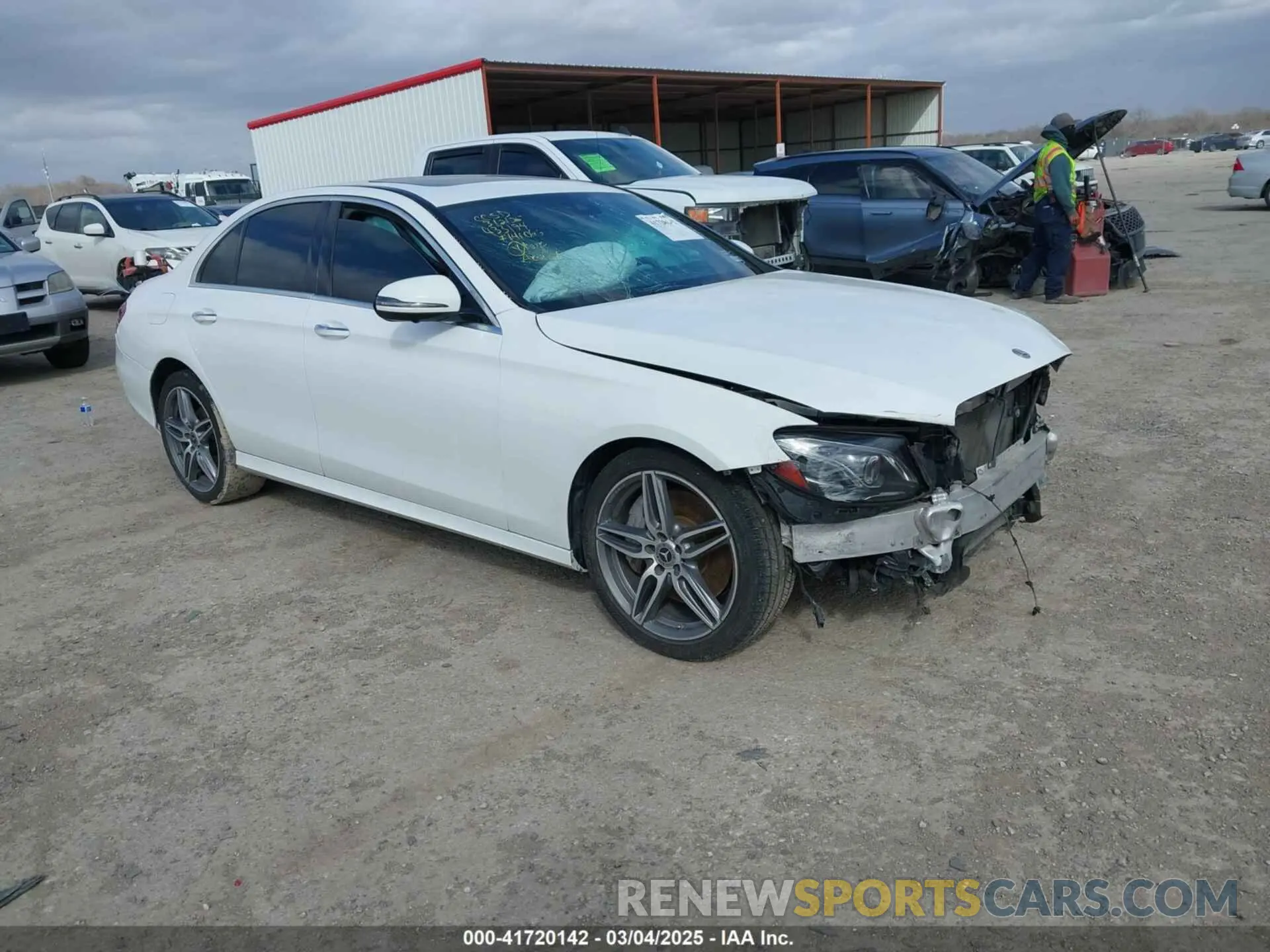 1 Photograph of a damaged car WDDZF4JB0KA512311 MERCEDES-BENZ E 300 2019