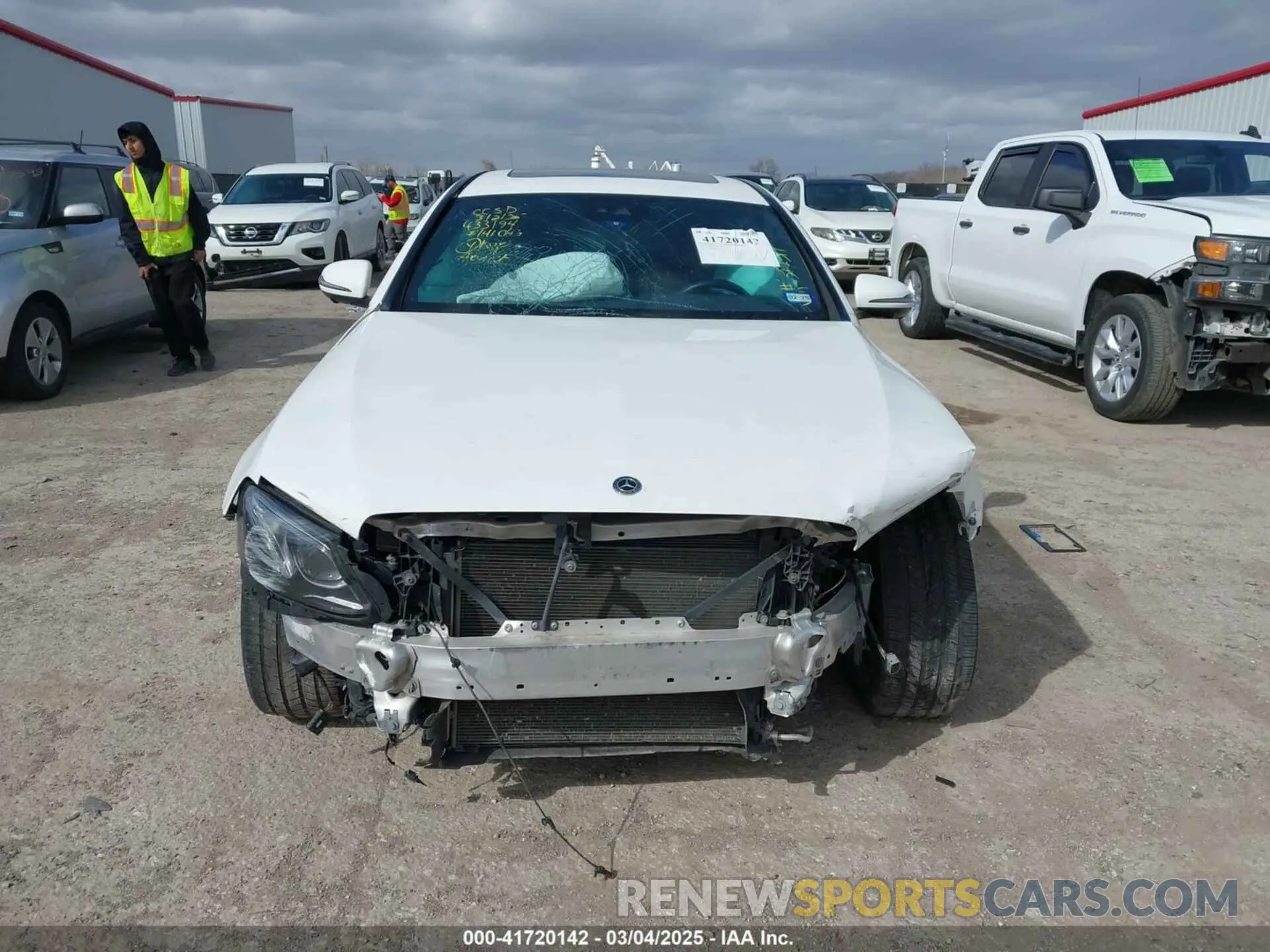 12 Photograph of a damaged car WDDZF4JB0KA512311 MERCEDES-BENZ E 300 2019