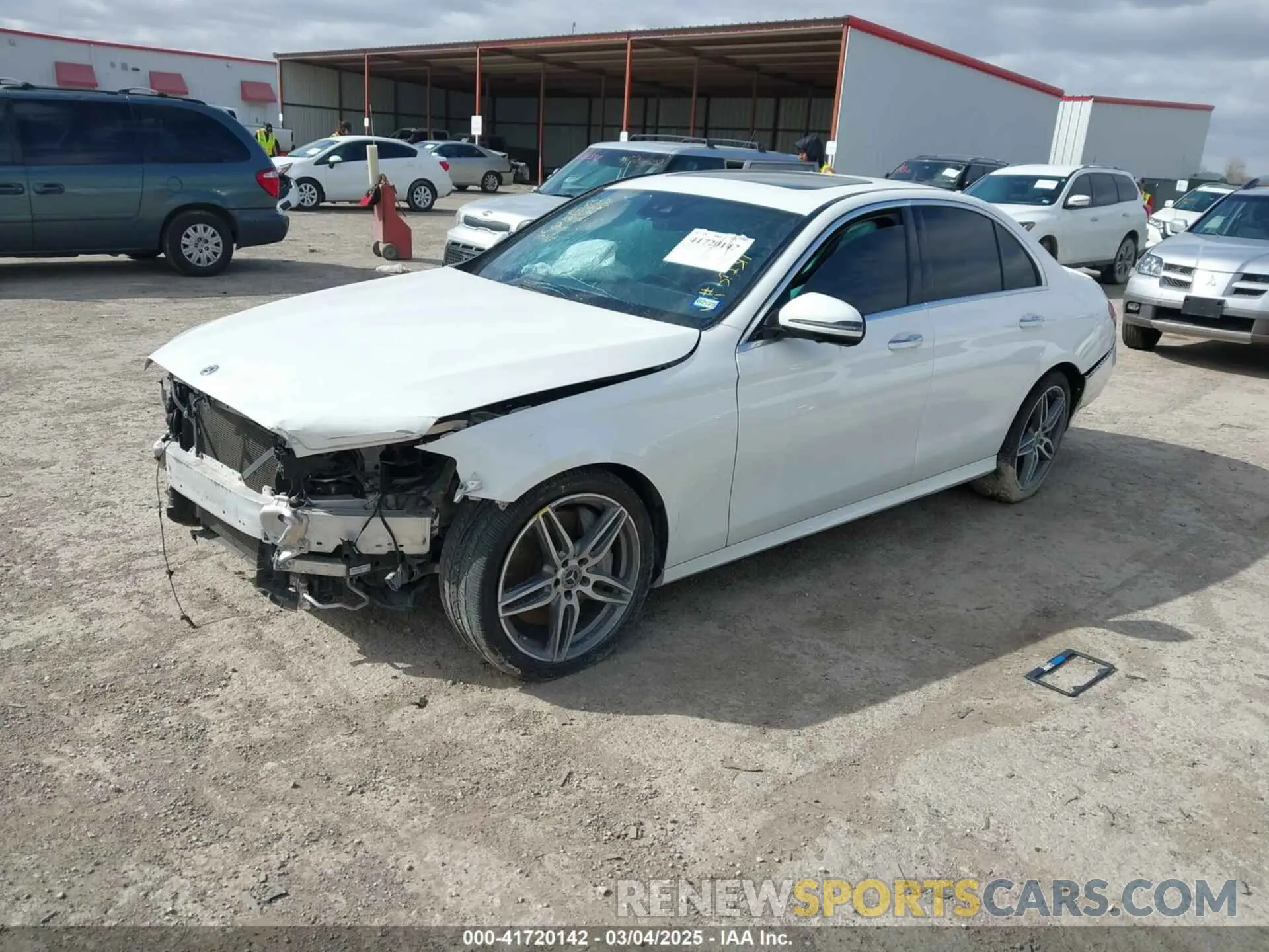 2 Photograph of a damaged car WDDZF4JB0KA512311 MERCEDES-BENZ E 300 2019