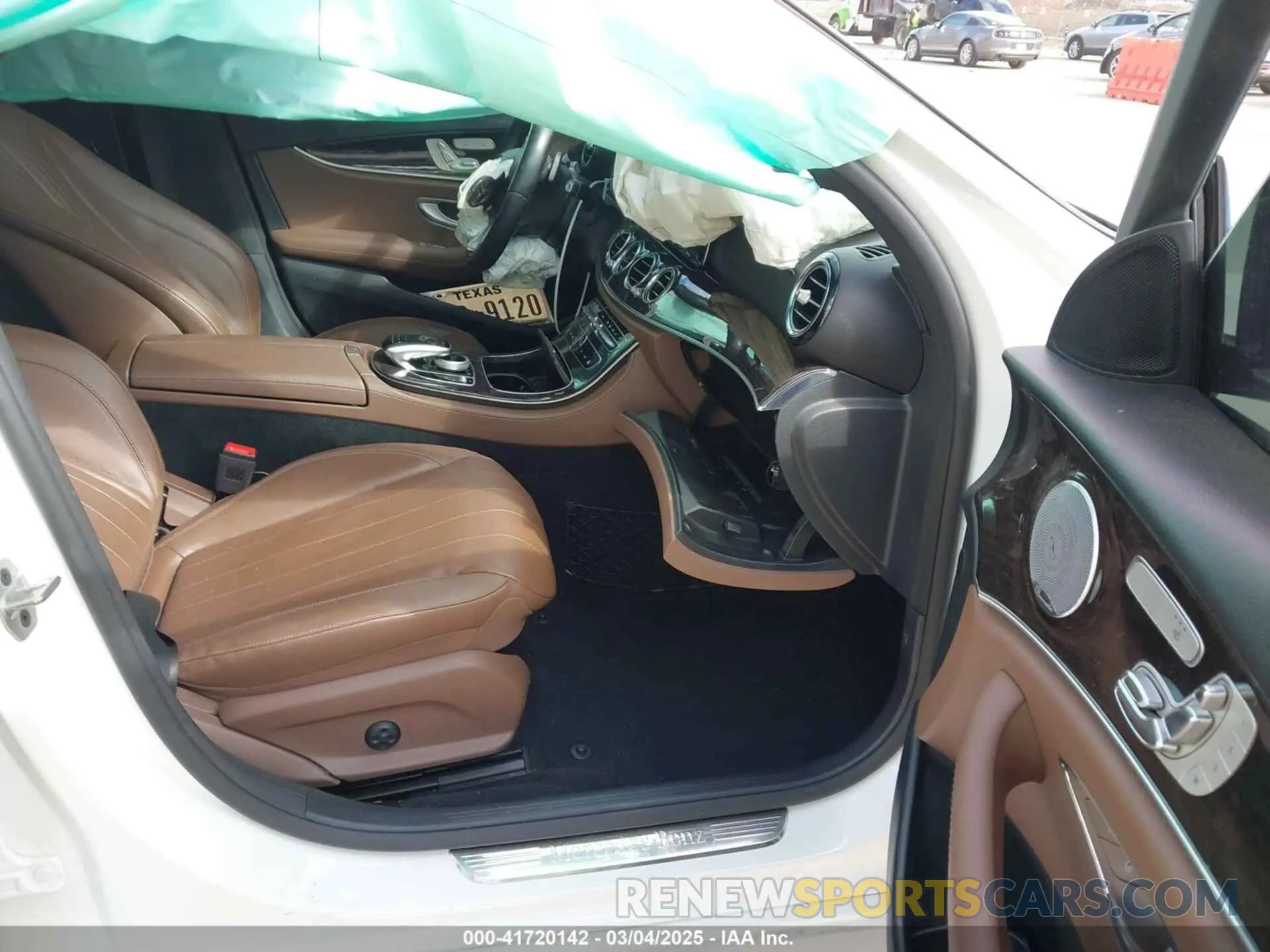5 Photograph of a damaged car WDDZF4JB0KA512311 MERCEDES-BENZ E 300 2019