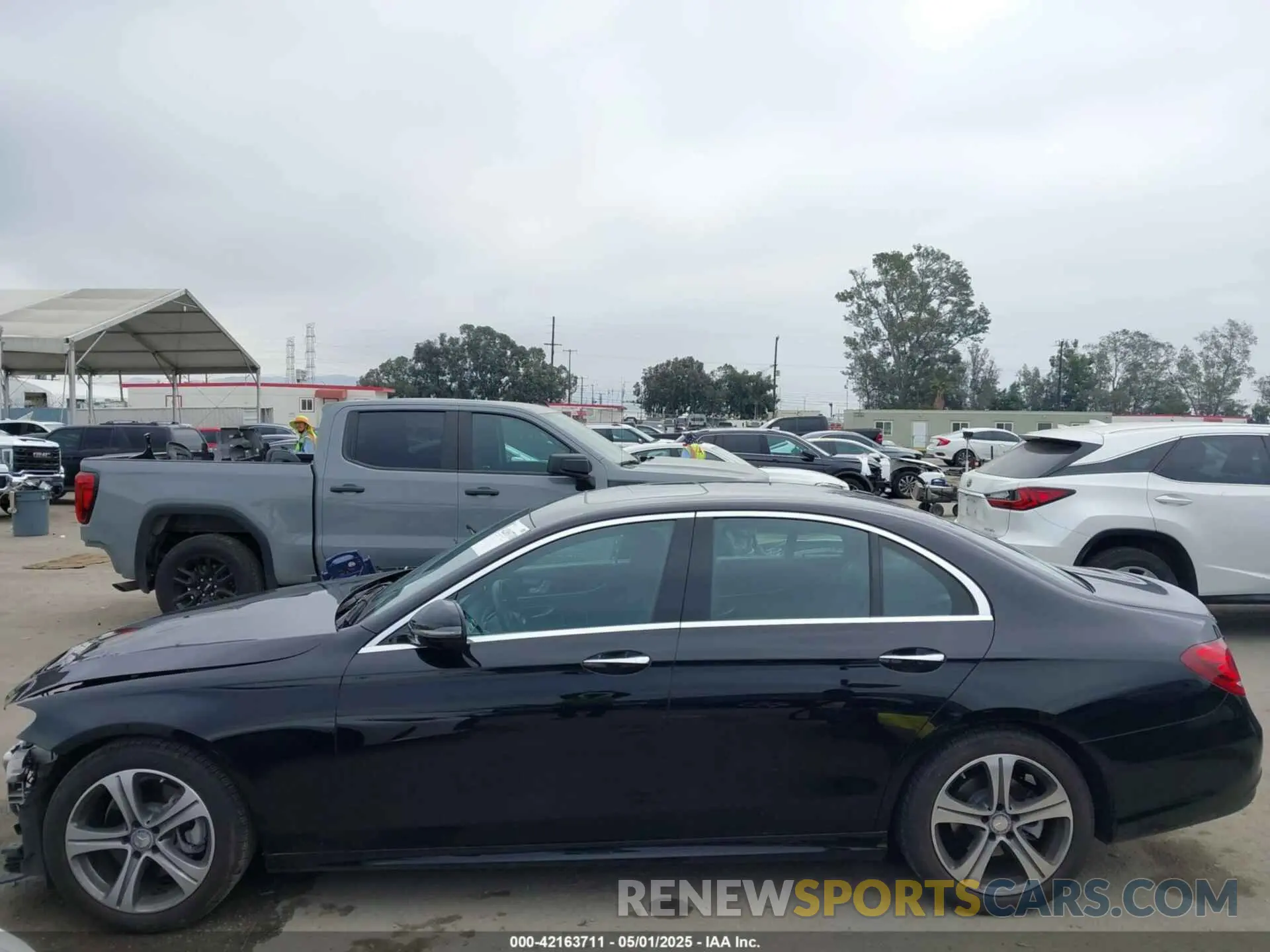15 Фотография поврежденного автомобиля WDDZF4JB0KA639270 MERCEDES-BENZ E 300 2019